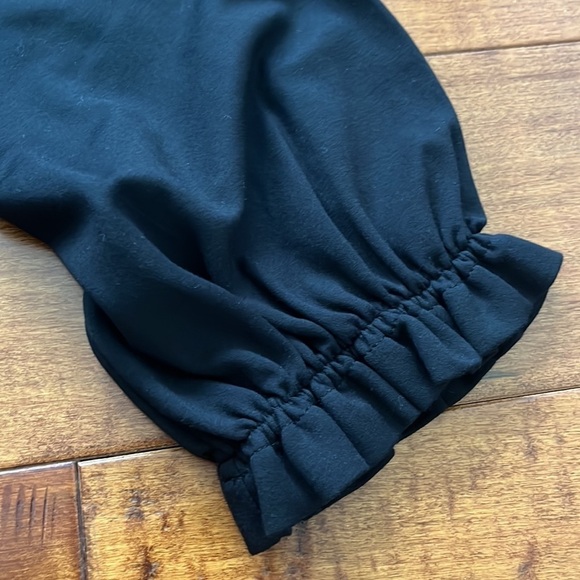 Ann Taylor Relax Fit Black Blouse Size XS - Picture 4 of 9